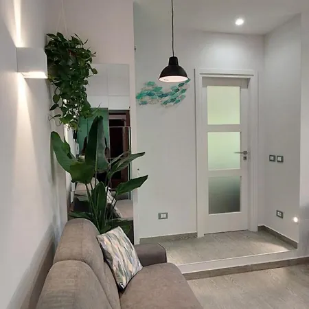 Daire The Golden Pyramid *