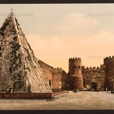 The Golden Pyramid * روما