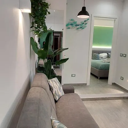 The Golden Pyramid Apartman *